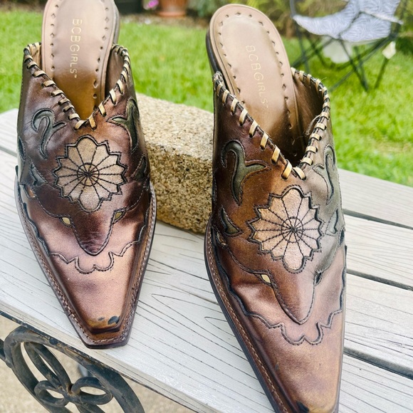 BCBG Western Mules Vintage Metallic Bronze in Box Size 6.5 Women’s - Picture 3 of 11